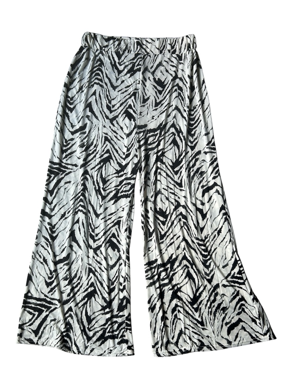 Shoreline Black & White Zebra Print Wide Leg
Palazzo Pants with Elastic Waist 1X